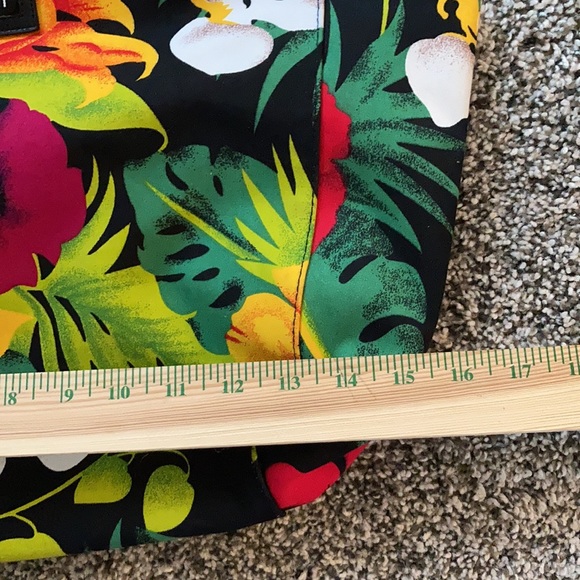 Hawaiian Print Tote Bag - Picture 12 of 15